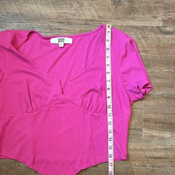 Madden NYC Pink Ribbed Cropped Short Sleeve Top V-point Hem Junior Size XL - Picture 10 of 10